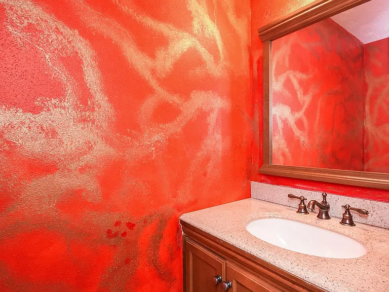 7822 Greenedge Dr — Photo 17