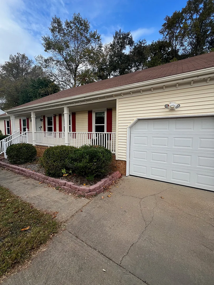 Building Photo - 3410 Filly Run