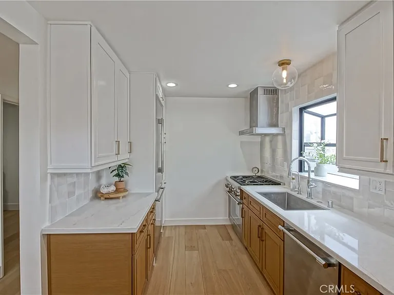 320 Marine Ave — Photo 28