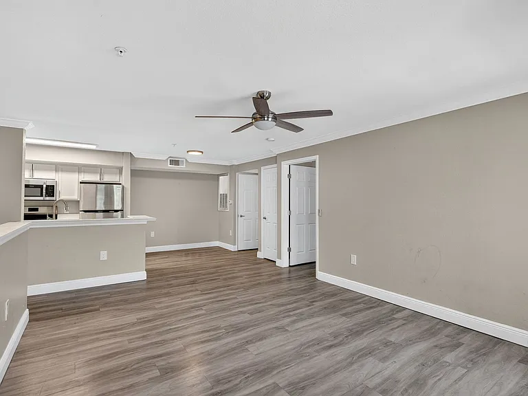 Mer Soleil Apartments — Photo 6