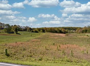 W Dumplin Valley Rd, Sevierville, TN 37764