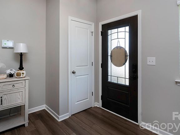 3rd image of 255 Kerri Dawn Ln