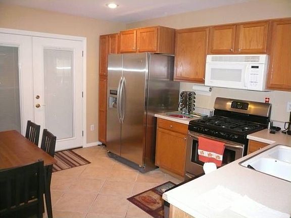 3rd image of 1072 Blue Sands Ct