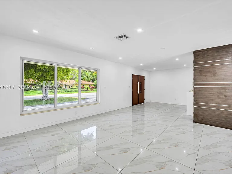 12525 SW 68th Ct — Photo 2