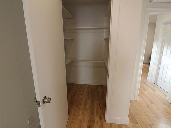 4th image of 179 Eckford St #1