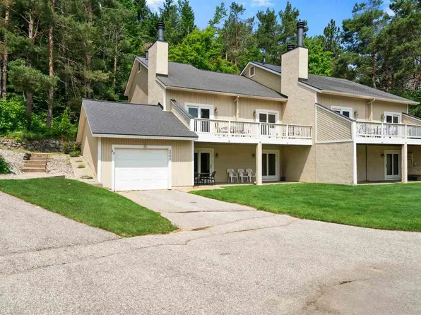4680 Camelot Dr #23, Harbor Springs, MI 49740
