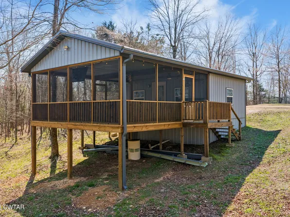 1029 Pine Tree Dr, Parsons, TN 38363