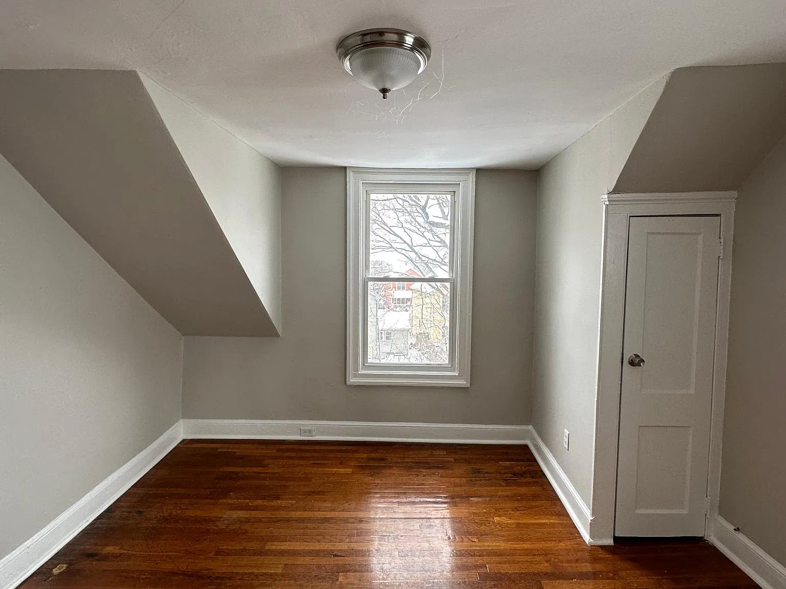 111 Bristol St — Photo 4