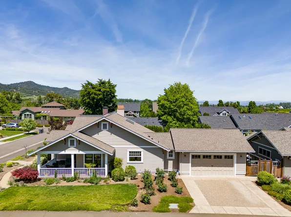 960 Klippel Dr, Jacksonville, OR 97530