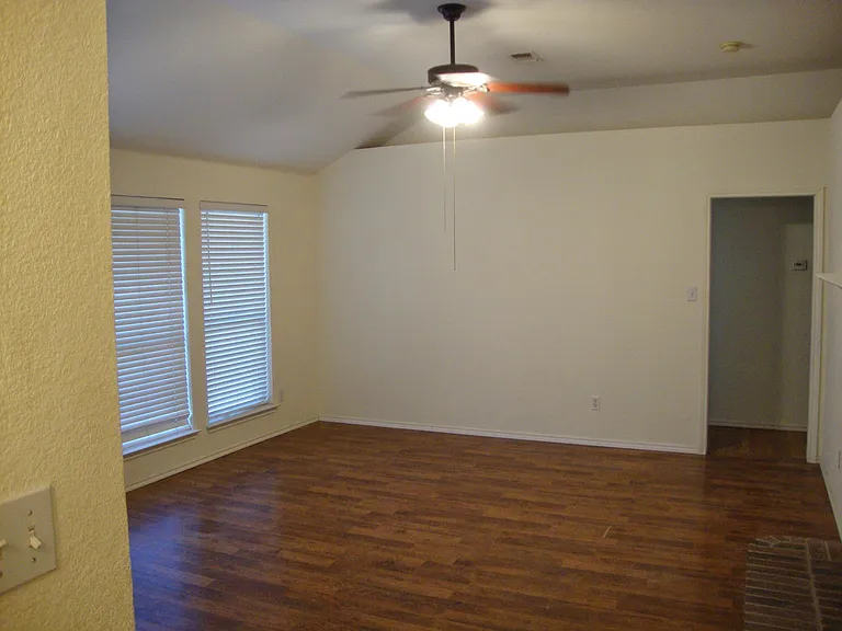 700 Highbrooke Dr — Photo 11