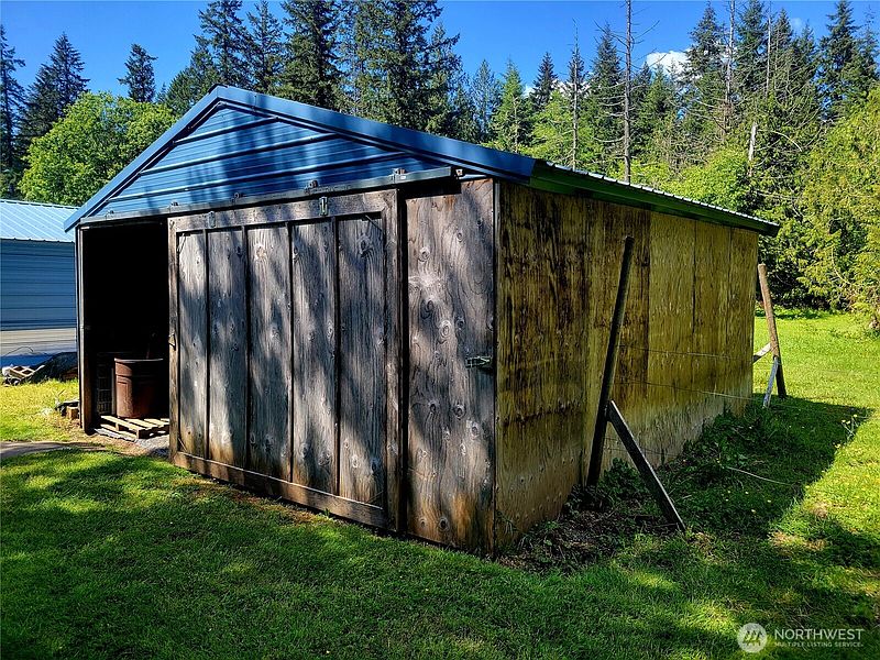 4th image of 632 Meier Road