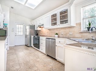 17667 Lake Azalea Dr, Baton Rouge, LA 70817