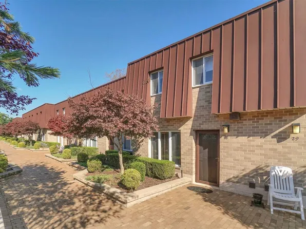 200-28 Hilton Ave, Hempstead, NY 11550