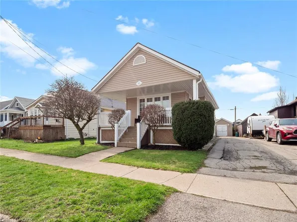 65 Christmas St, Pt Colborne, ON L3K 1M4