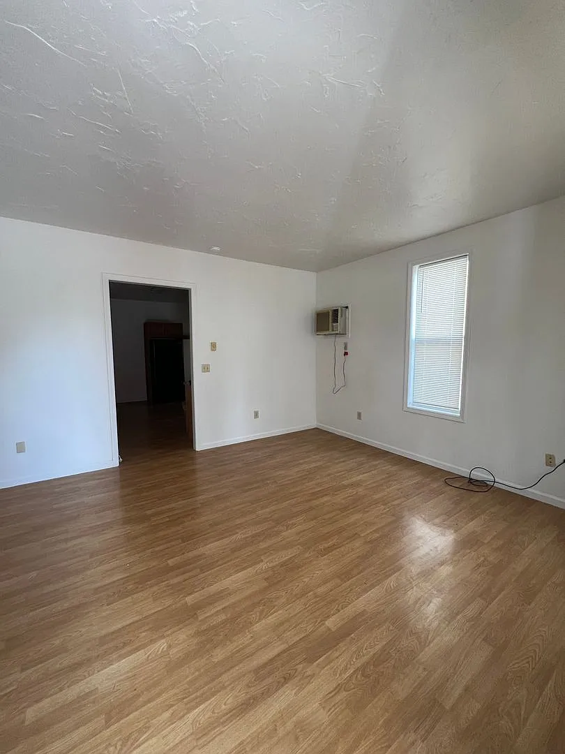 58 E Washington St — Photo 3