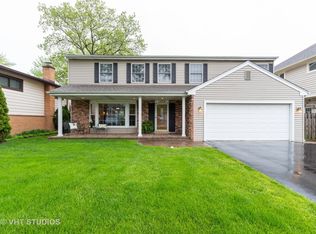 1009 Kenton Rd, Deerfield, IL 60015