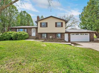 418 Abe Ct, Seymour, WI 54165