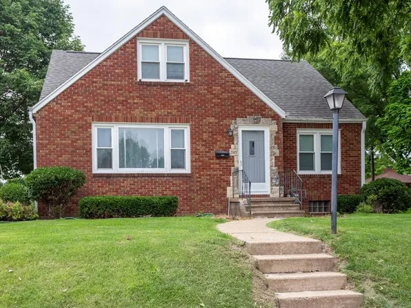 2801 Balke St, Dubuque, IA 52001