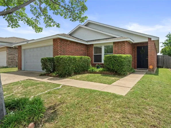 5204 Newcastle Ln, Fort Worth, TX 76135