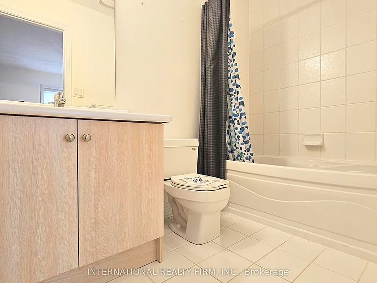 195 Warwick Cres — Photo 23