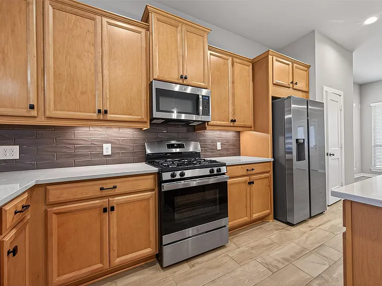 516 Shine Ct — Photo 15