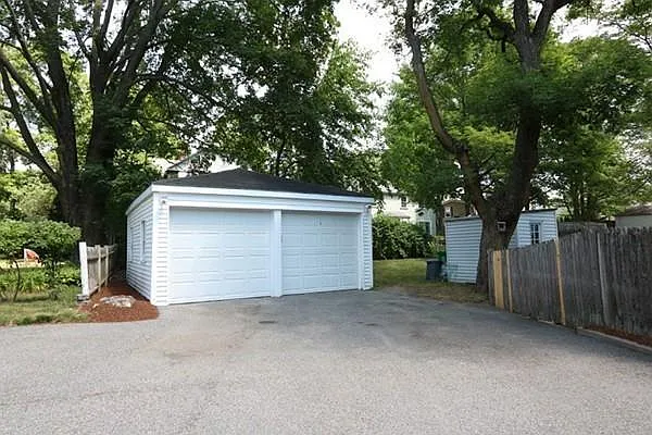 4 bed, 1600 sqft, $1,000 — Photo 3