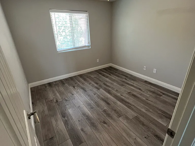 5705 Shadow Bend Dr — Photo 24
