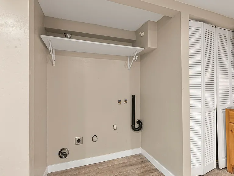 The Grove Apartments — Photo 10