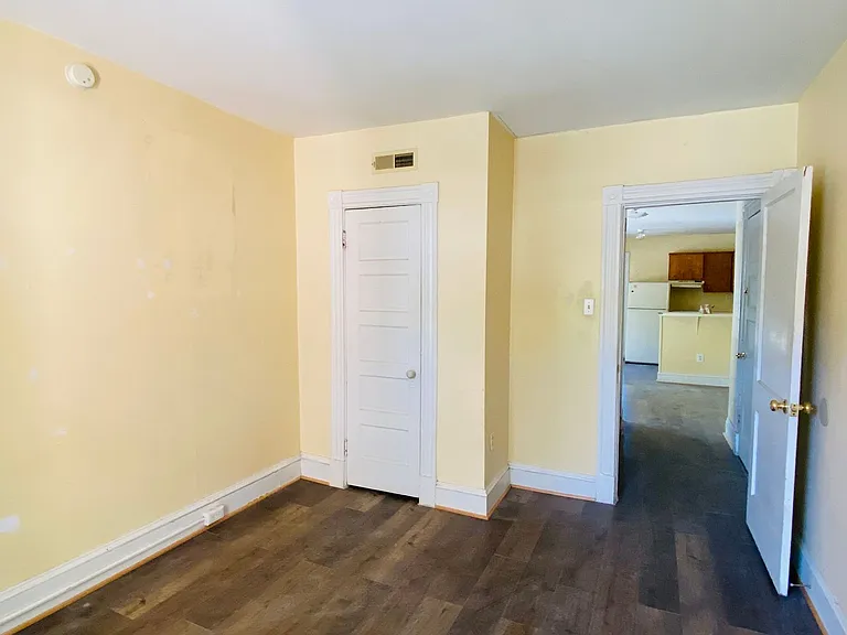 2 N. Dooley Ave. — Photo 11