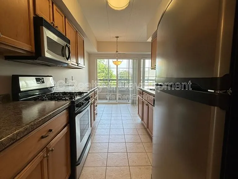 17212 Oak Park Ave #2SE — Photo 5