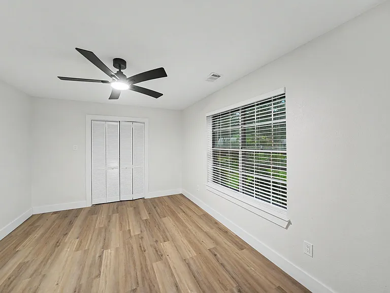 2709 Oak Cir — Photo 23