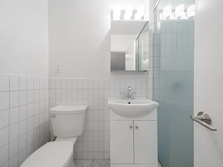 128 W 13th St #21 — Photo 6