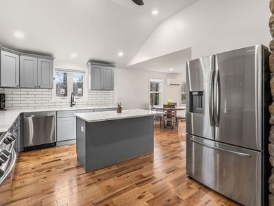 146 Warren Rd, Brimfield, MA, 01010