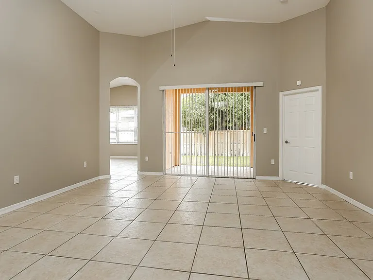 13124 SW 23rd St — Photo 3
