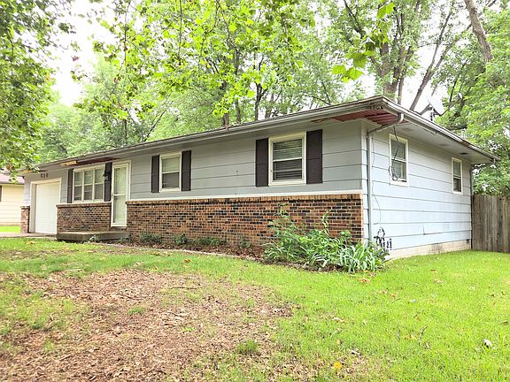 2nd image of 210 S Drenda Avenue