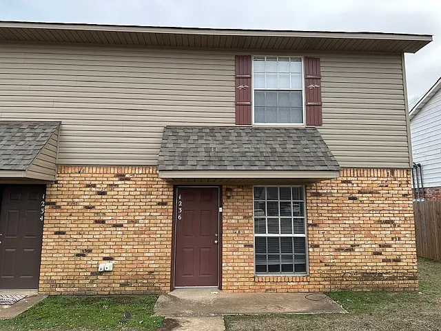 Building Photo - 1236 Meadowview Dr
