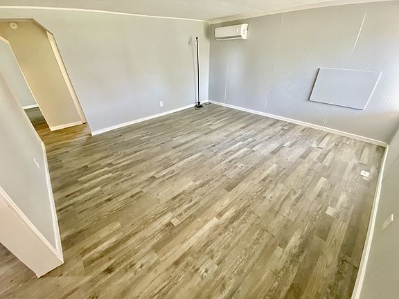 4th image of 509 La Motte Ln