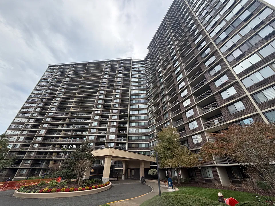 2 Bay Club Dr #7Y