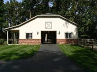 34W366 White Thorn Rd, Wayne, IL 60184