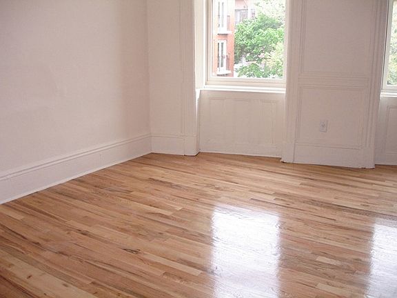 2nd image of 257 W 10th St APT 4W