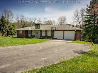 105 Oakwood Ests, Scott Depot, WV 25560