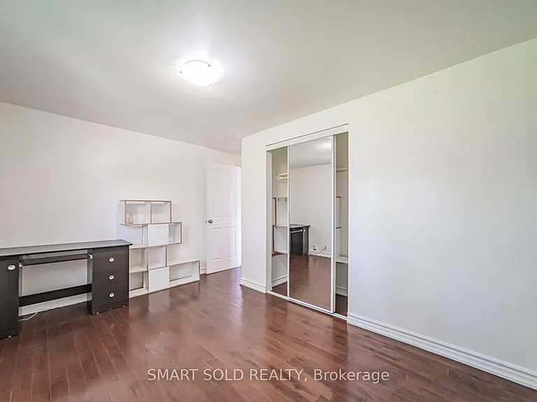 5 Horseley Hill Dr E — Photo 25