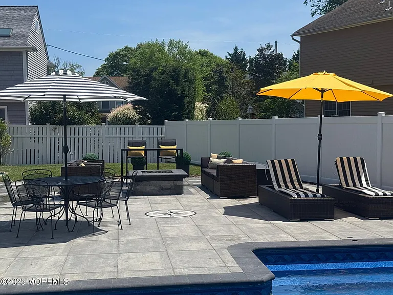 141 Osborne Ave — Photo 6