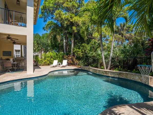 1044 Vintner Boulevard, Palm Beach Gardens, FL 33410
