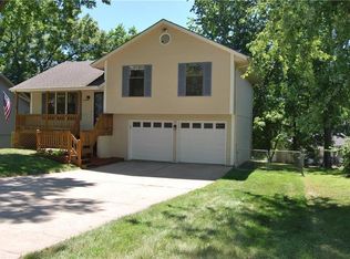 1409 NW Reiger Rd, Kansas City, MO 64118