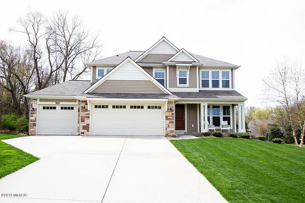 2828 N Saddle Ridge Ct NE photo 1