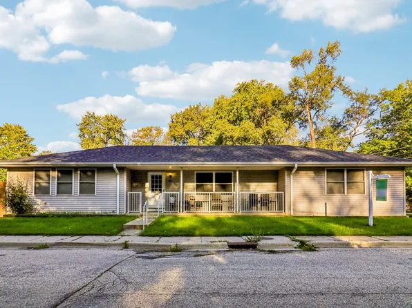 92 Bay Rd, Fox Lake, IL 60020