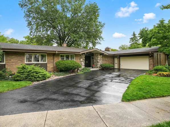 1100 E 173rd Pl, South Holland, IL 60473