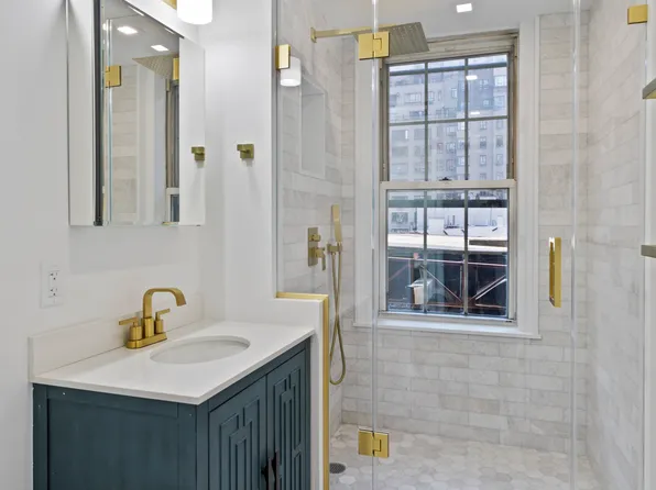 16 Park Avenue image 5 of 11