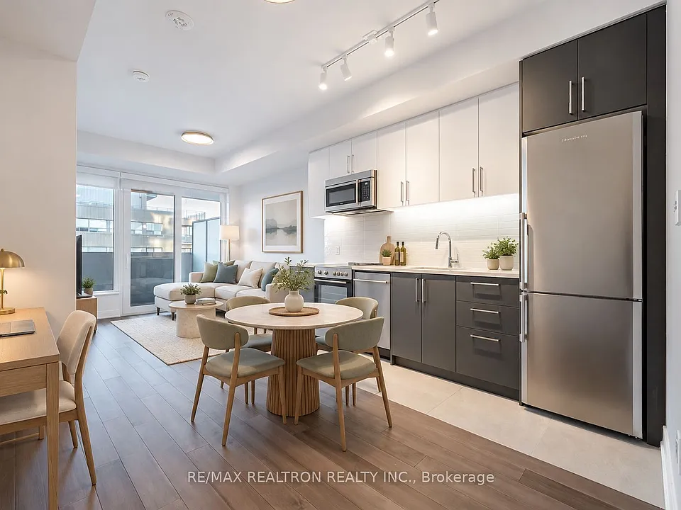 2525 Bathurst St #905